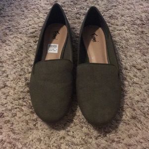 Hunter green loafers, size 10w